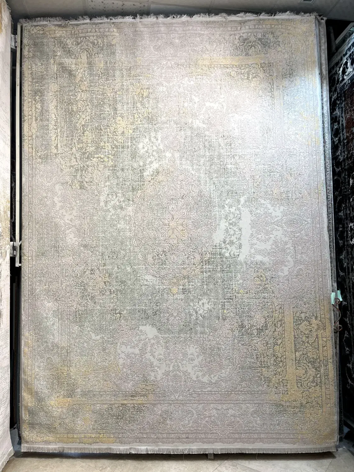 ** فرش های ۱۲ متری ۷۰۰ شانه **|فرش|گلبهار, شهر جدید گلبهار|دیوار