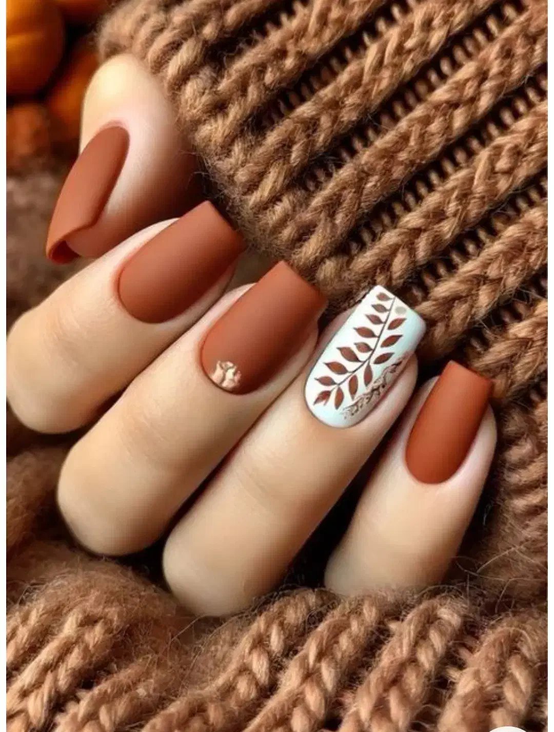 استخدام ناخن کار حرفه ای 2نفر|استخدام درمانی، زیبایی، بهداشتی|محمدشهر, محمدشهر|دیوار