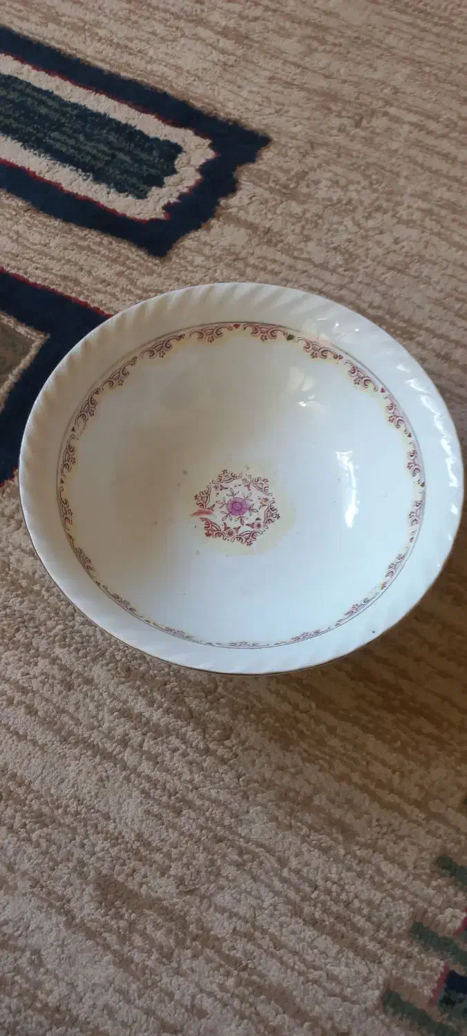 چندین عدد ظروف قدیمی و ترمه|کلکسیون اشیاء عتیقه|رشت, ساغری سازان|دیوار