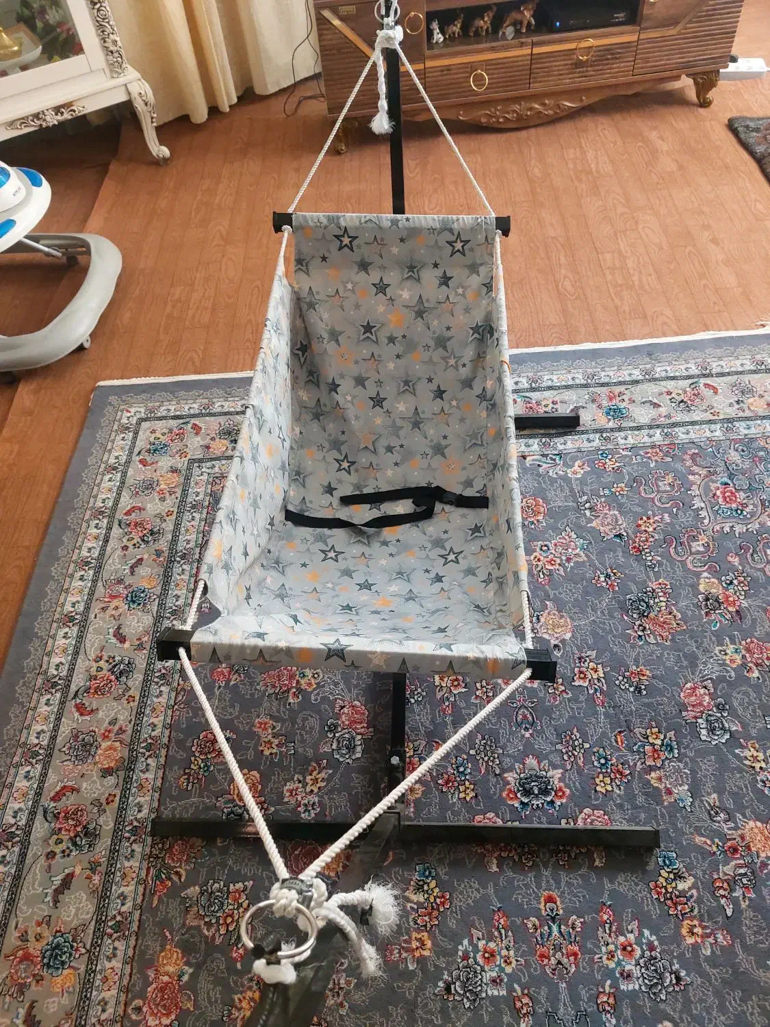 فروش گهواره نوزاد درحد نو|تخت و صندلی بچه|تبریز, |دیوار