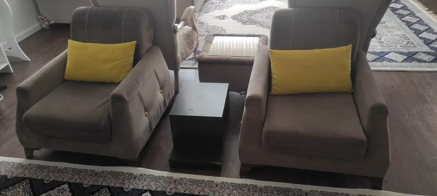 مبل راحتی 7 هفت نفره|مبلمان خانگی و میز عسلی|سبزوار, کاشفی شمالی (دادگستری)|دیوار