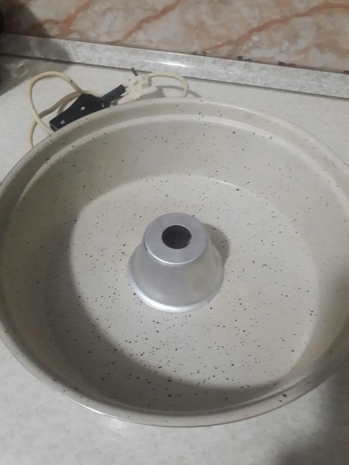 کیک پز نونو|ظروف پخت‌وپز|قم, باغ کرباسی|دیوار