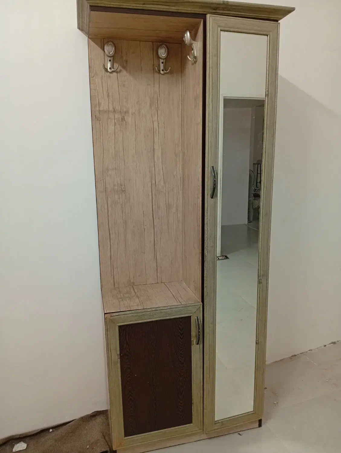 جاکفشی|جاکفشی، کمد، دراور|سبزوار, امیر کبیر|دیوار