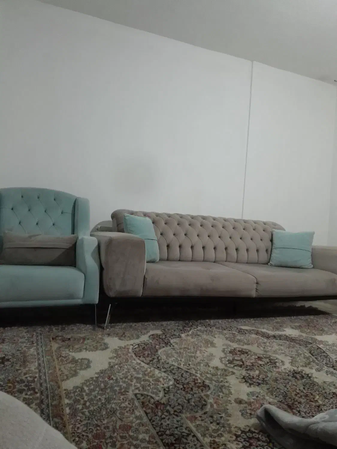 مبل راحتی|مبلمان خانگی و میز عسلی|پرند, فاز ۶|دیوار