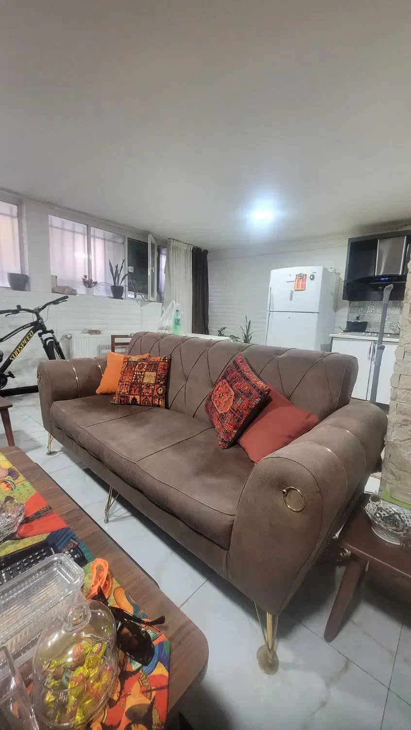 فروش مبل نیم ست ۷ نفره.|مبلمان خانگی و میز عسلی|تهران, مدائن|دیوار