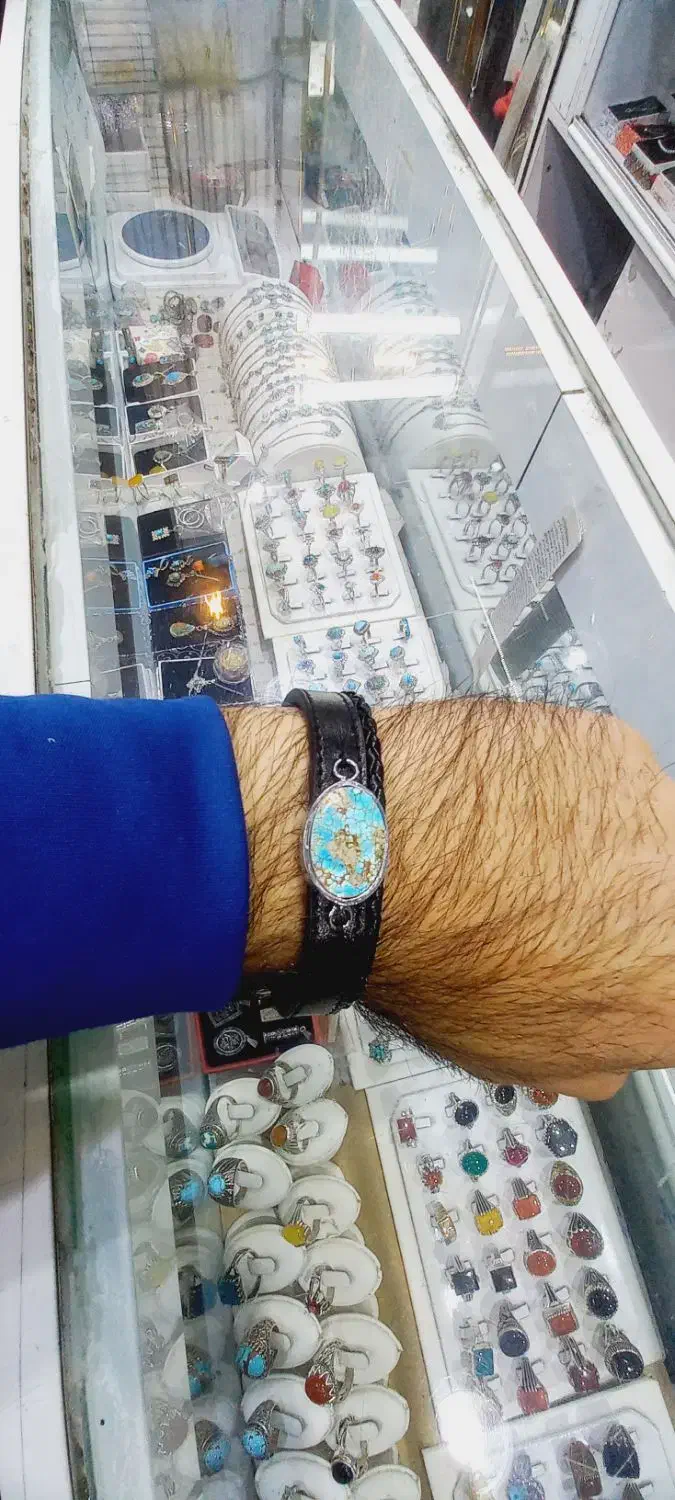 دستبند چرم فیروزه نیشابوری و نگین های معدنی|بدلیجات|نیشابور, محله میدان باغات|دیوار