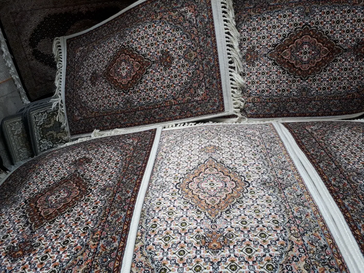 فرش ماهی پادری برجسته گل ماهی خوی فوق اعلا|پادری|تبریز, |دیوار