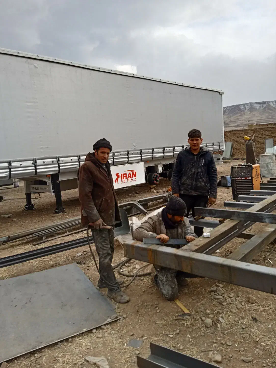 کانتینر|ماشین‌آلات صنعتی|یامچی, |دیوار