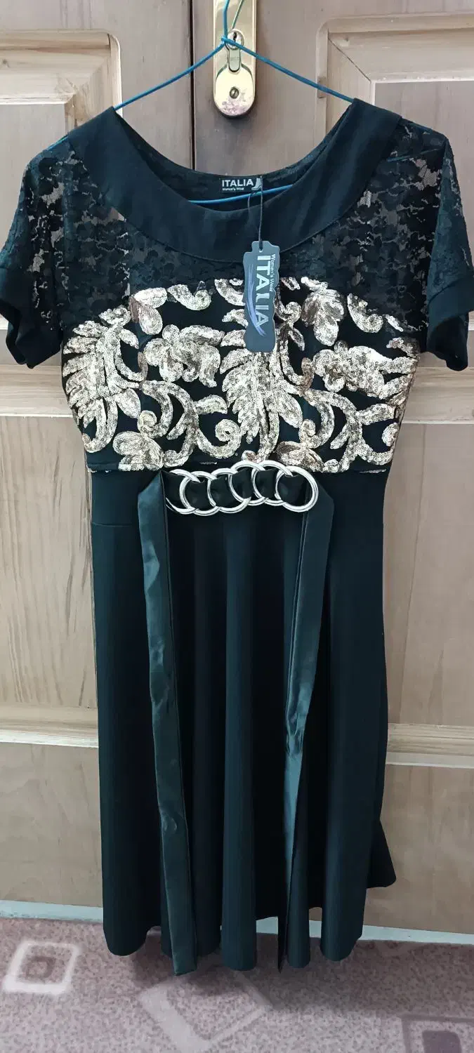 پیراهن و شومیز|لباس|دلیجان, |دیوار