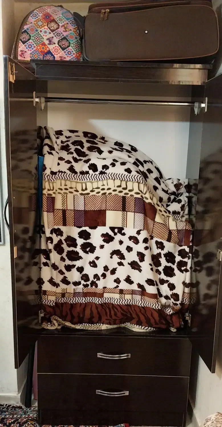 کمد لباس درحدنو|جاکفشی، کمد، دراور|صدرا-فارس, فاز ۱|دیوار