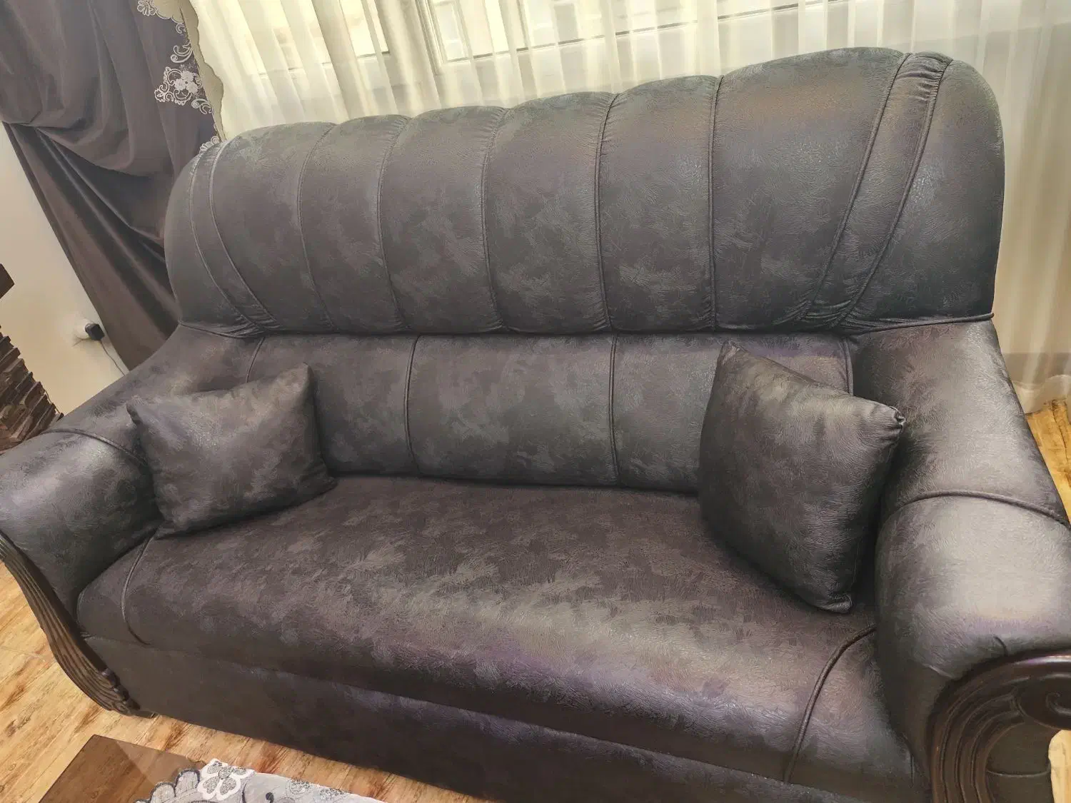 مبلمان چرم در حد نو|مبلمان خانگی و میز عسلی|تهران, جنت‌آباد شمالی|دیوار