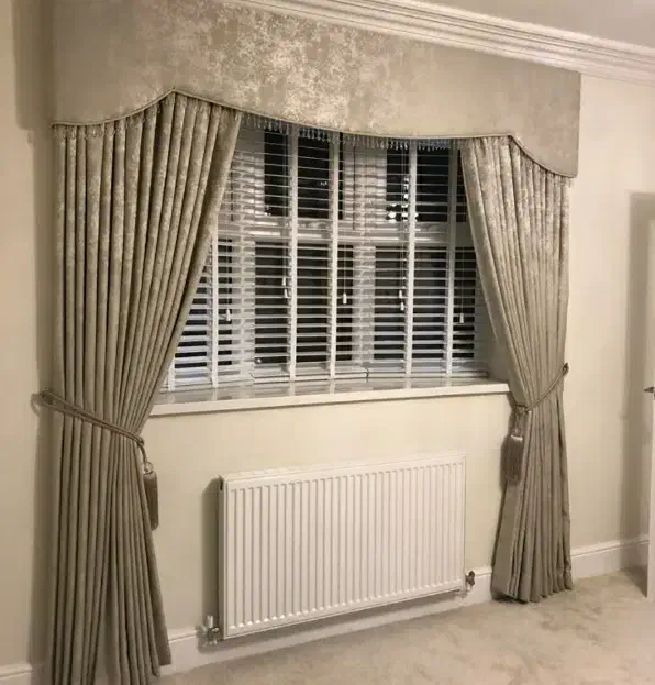 نصاب پرده. (ایاب ذهاب رایگان)در تمام نقاط مشهد‌.|پرده، رانر، رومیزی|مشهد, آزادشهر|دیوار