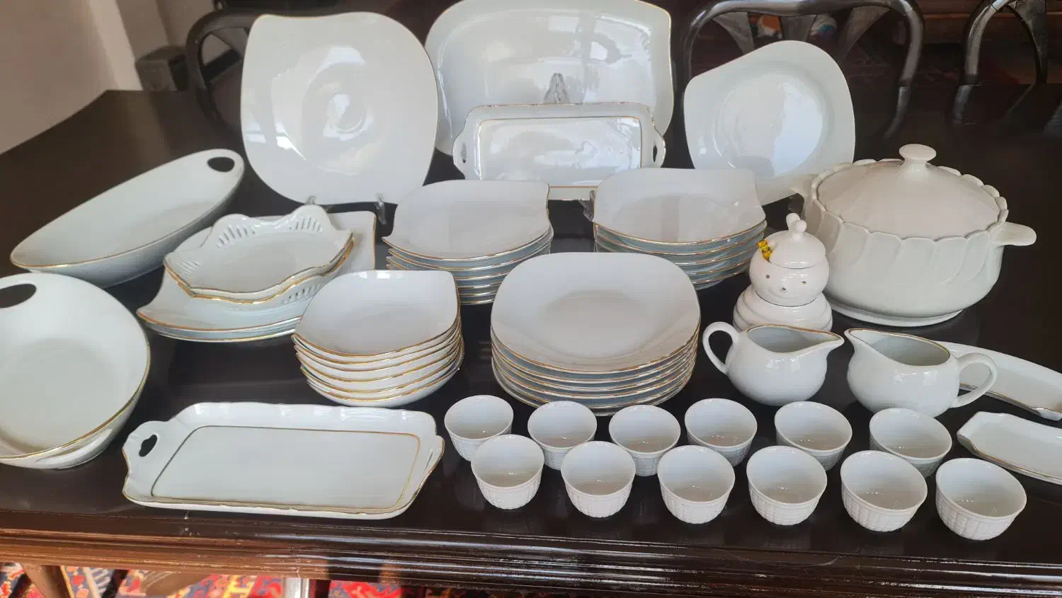 ظروف دور طلایی نو با کارتن|ظروف سرو و پذیرایی|شاهینشهر, چمران|دیوار