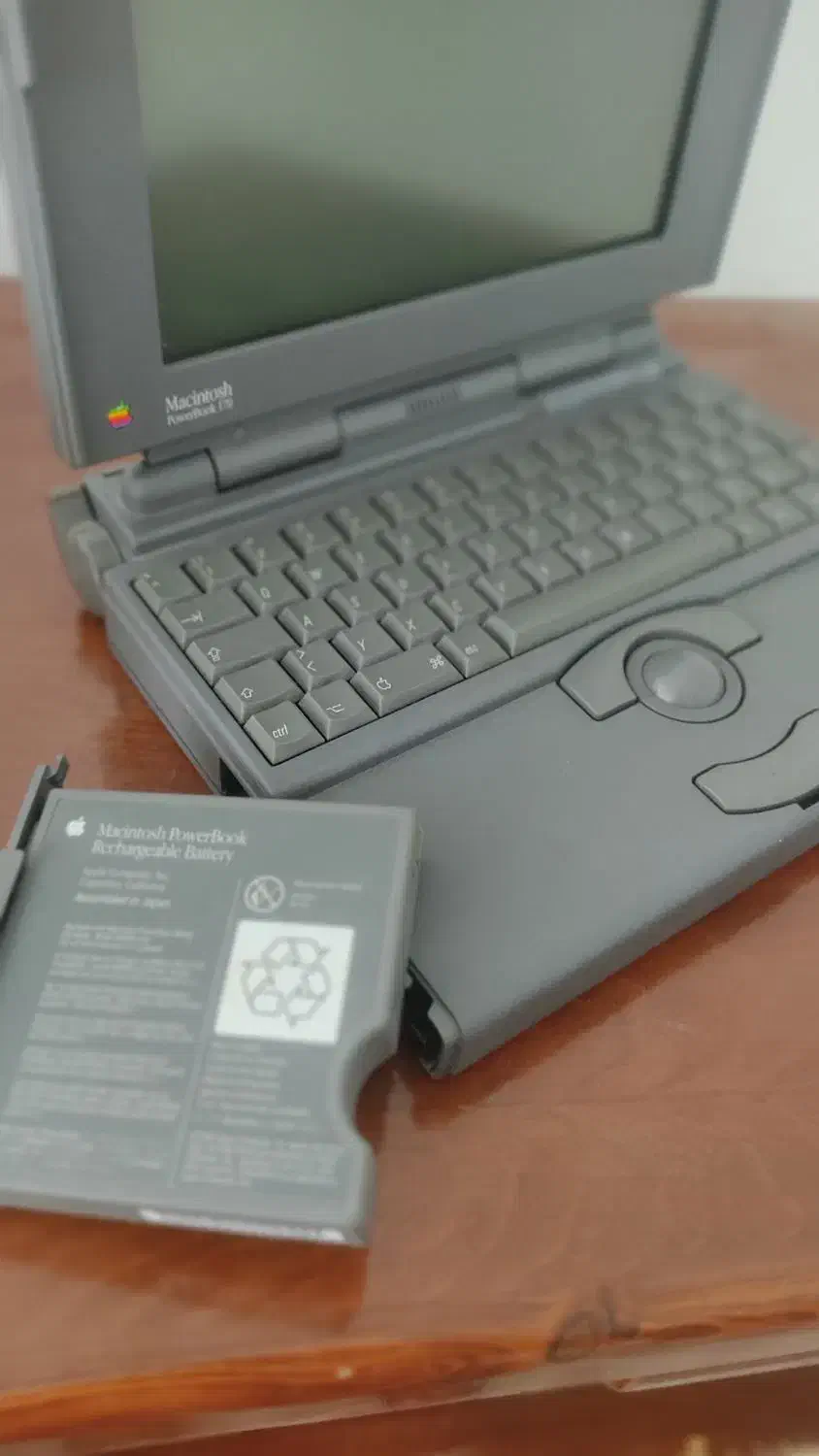لپ تاپ اپل عتیقه و کلکسیونی|رایانه همراه|مشهد, فرهنگیان (شهرک غرب)|دیوار