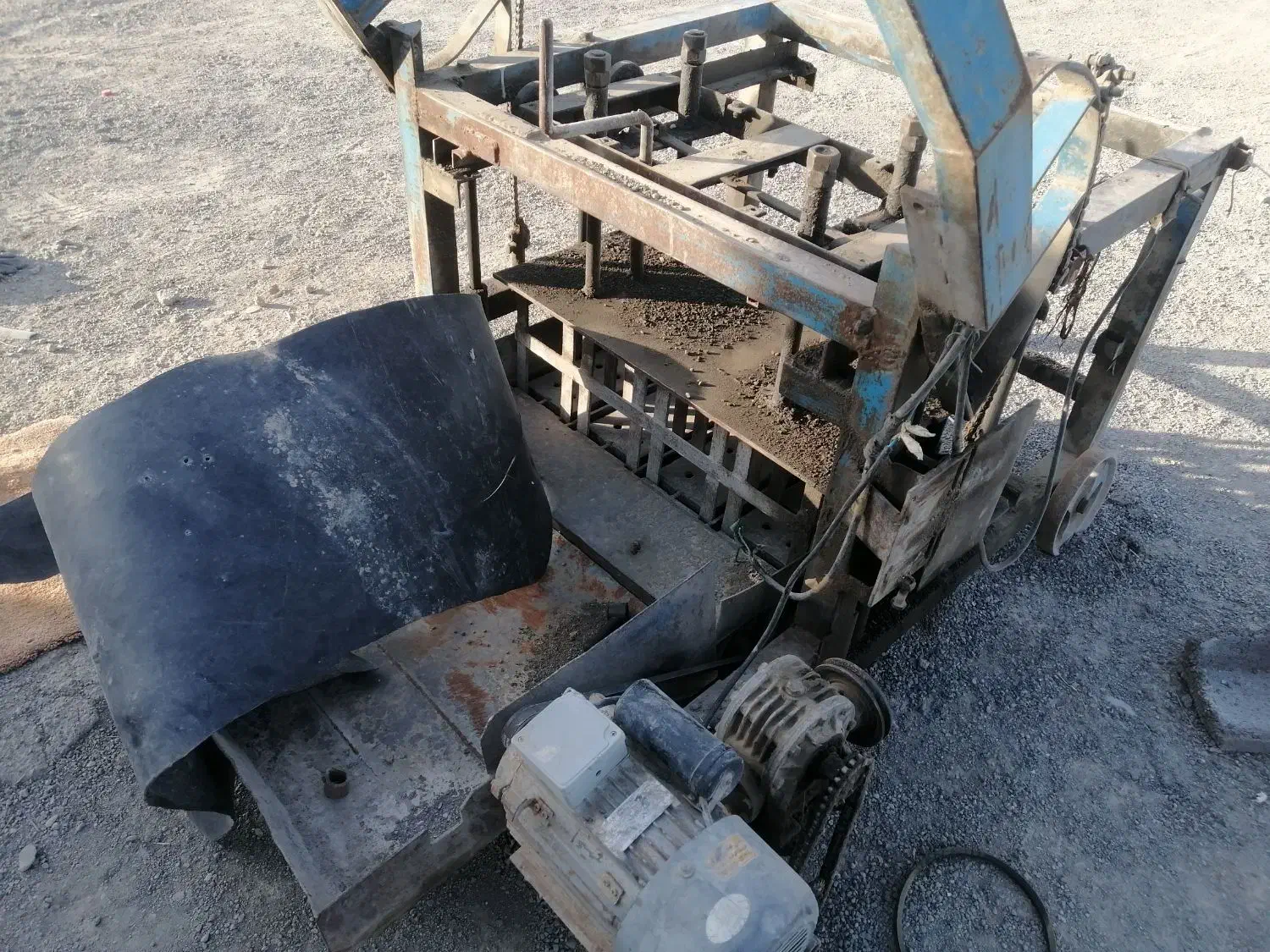 دو عدد دستگاه بلوکه زنی|ماشین‌آلات صنعتی|گلمکان, |دیوار