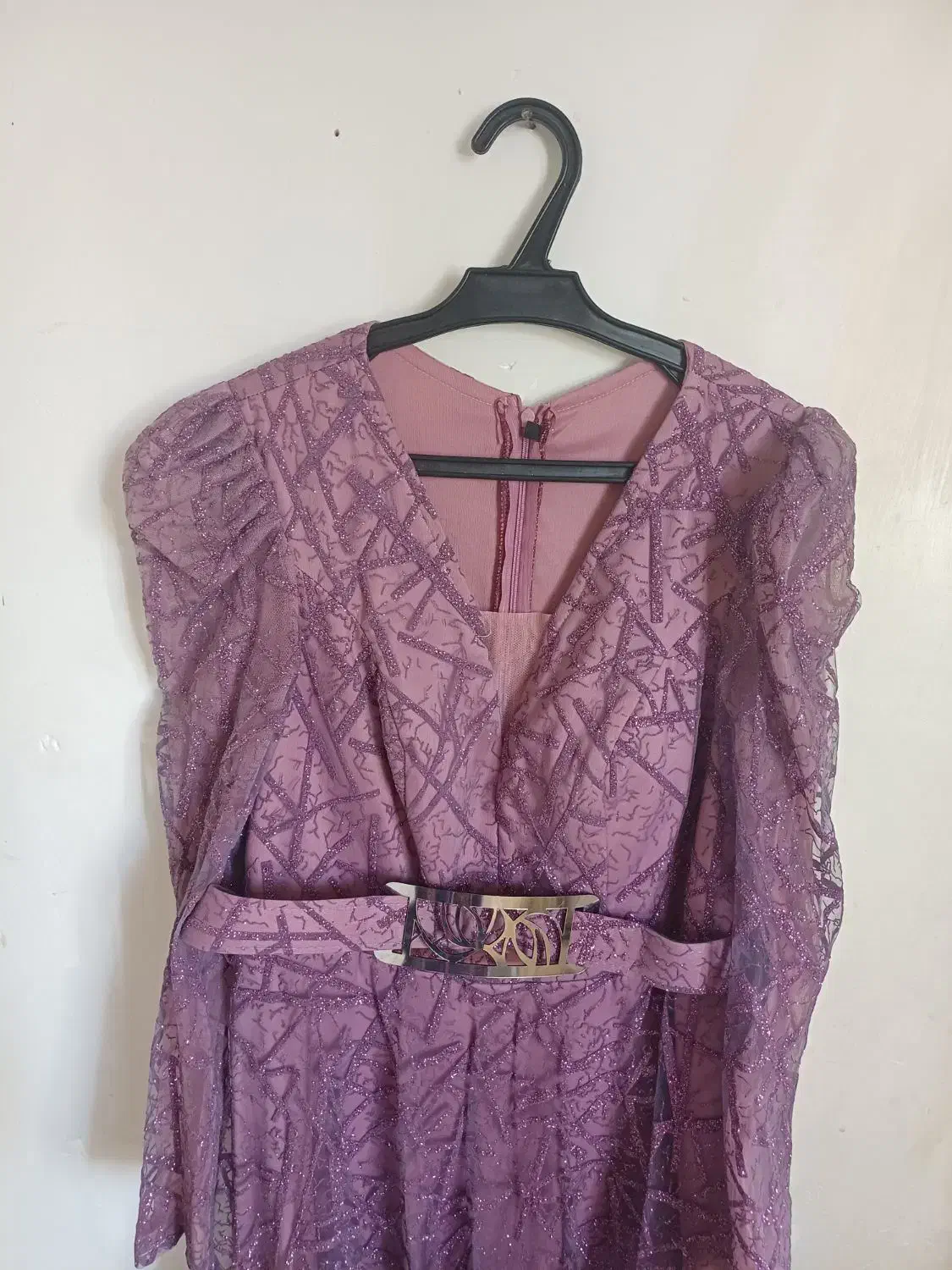 لباس مجلسی|لباس|کبودرآهنگ, |دیوار