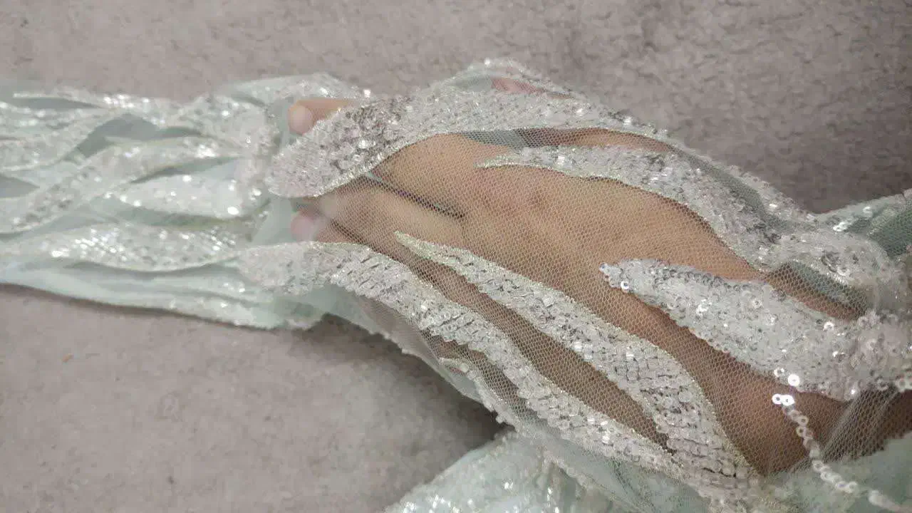 لباس مجلسی|لباس|سبزوار, قصبه غربی|دیوار