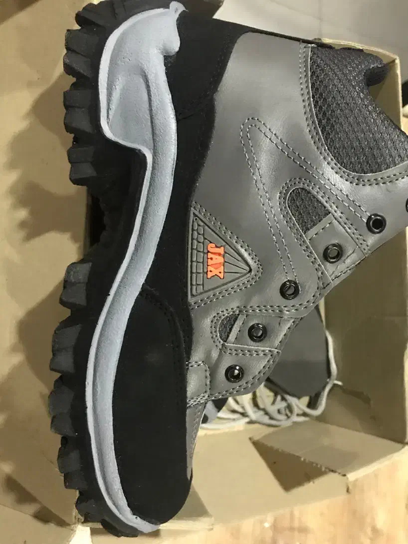 نیم بوت|کیف، کفش، کمربند|کرج, باغستان|دیوار