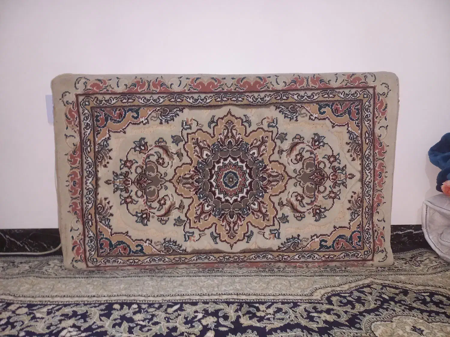 ۴ عدد پشتی|پشتی|سنقر, |دیوار