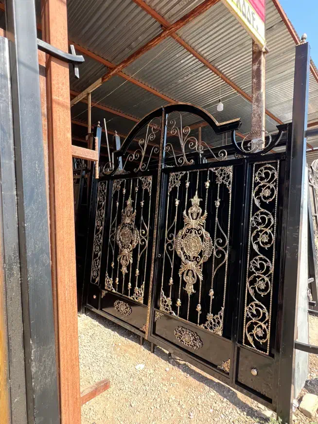 درب حیاطی ویلا باغی|مصالح و تجهیزات ساختمان|اقبالیه, |دیوار