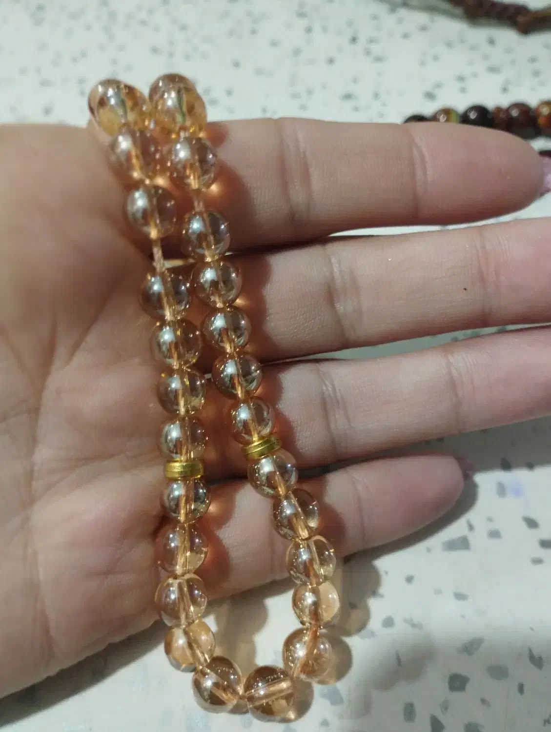 تسبیح سنگ ببری و زینتی خوش رنگ|کلکسیون اشیاء عتیقه|میاندوآب, |دیوار