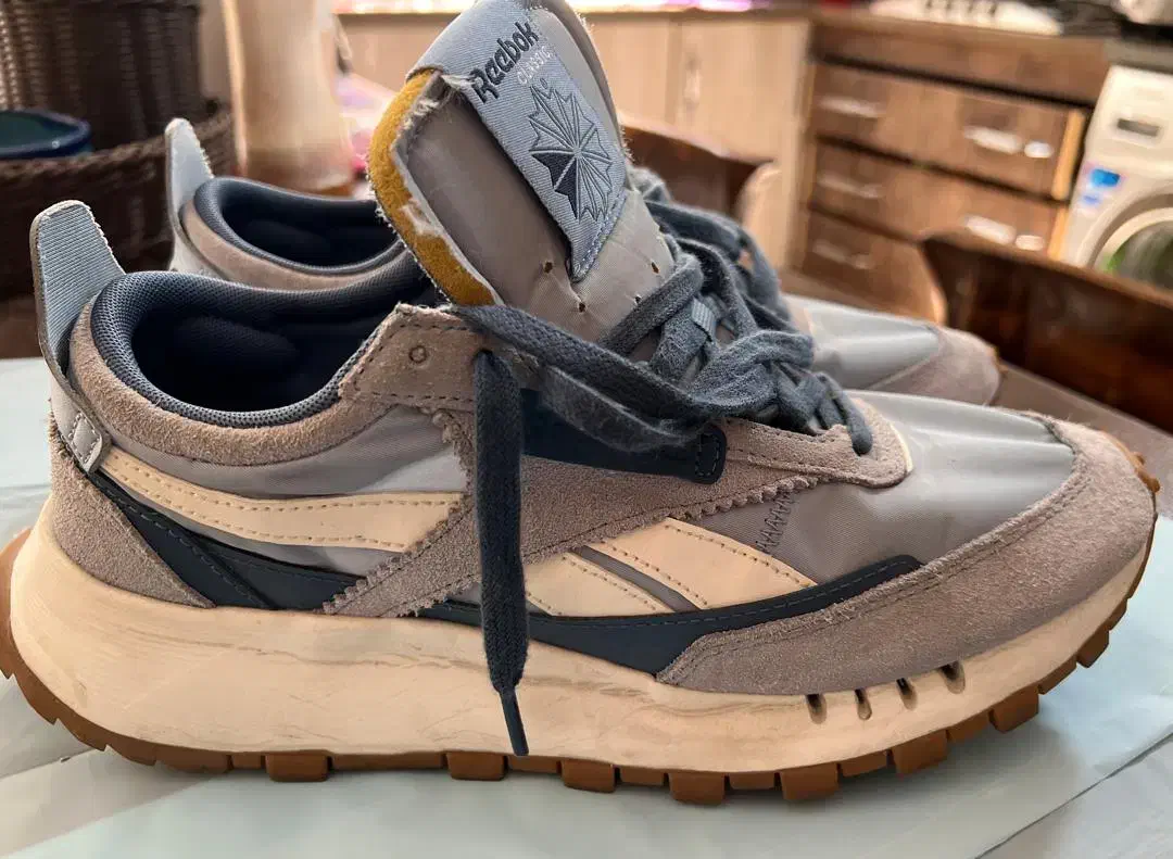 ریباک اورجینال سایز ۴۱ مدل classic leather|کیف، کفش، کمربند|تهران, جنتآباد مرکزی|دیوار