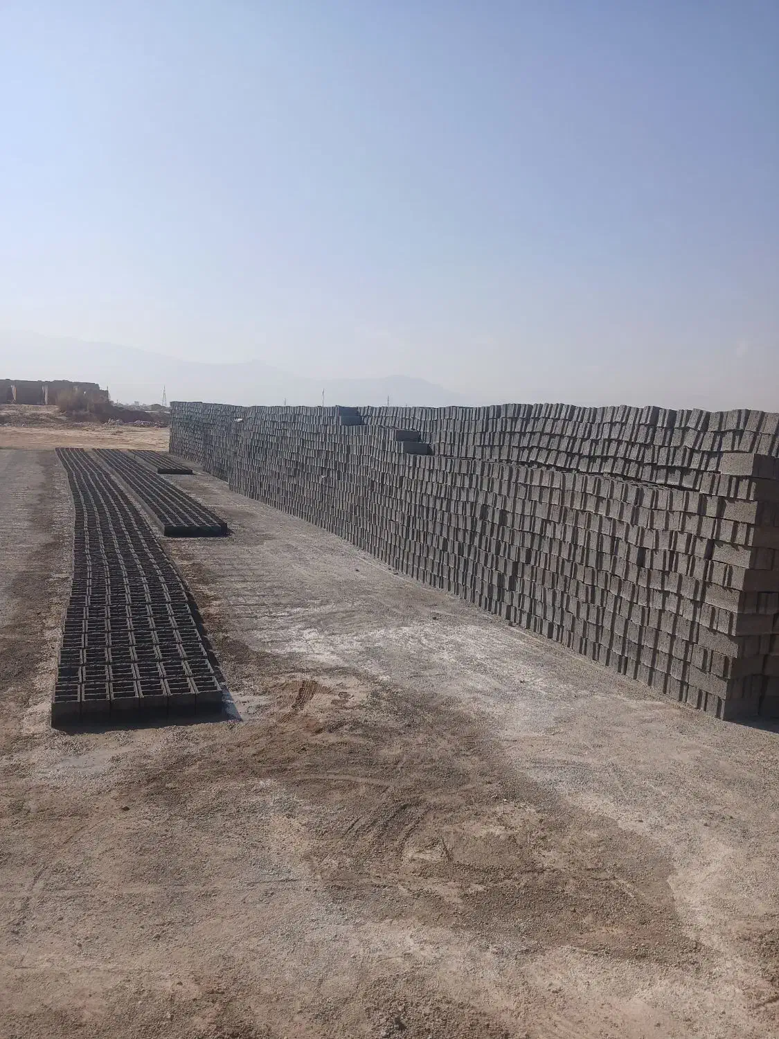 بلوک سیمانی باتخلیه پای کاربدون شکستگی|مصالح و تجهیزات ساختمان|کاشان, قطب راوندی|دیوار