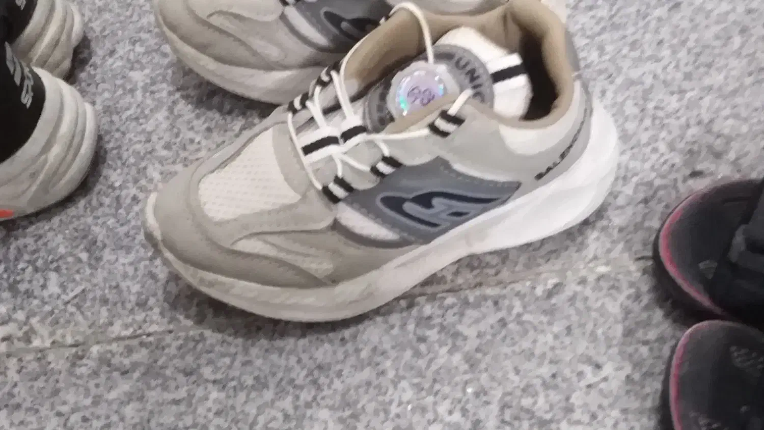 کفش وکاپشن پسرانه|کفش و لباس بچه|مشهد, نوید|دیوار