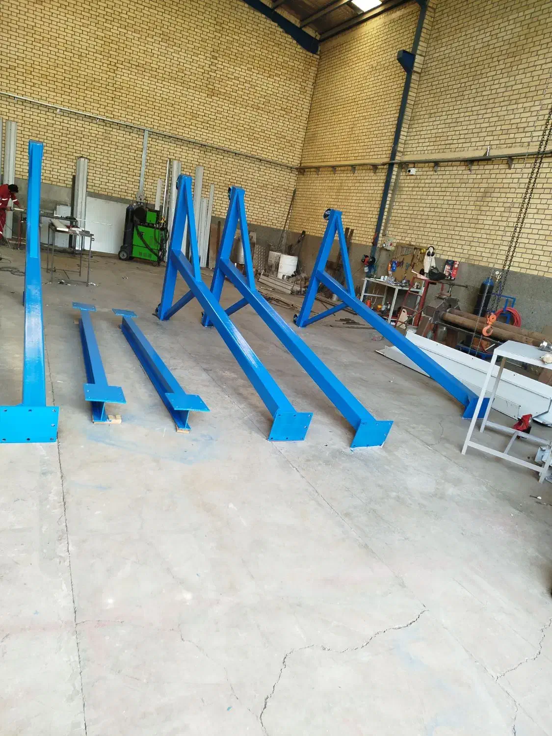 طراحی و ساخت جرثقیل دروازه‌ای سفارشی|خدمات پیشه و مهارت|برخوار, |دیوار