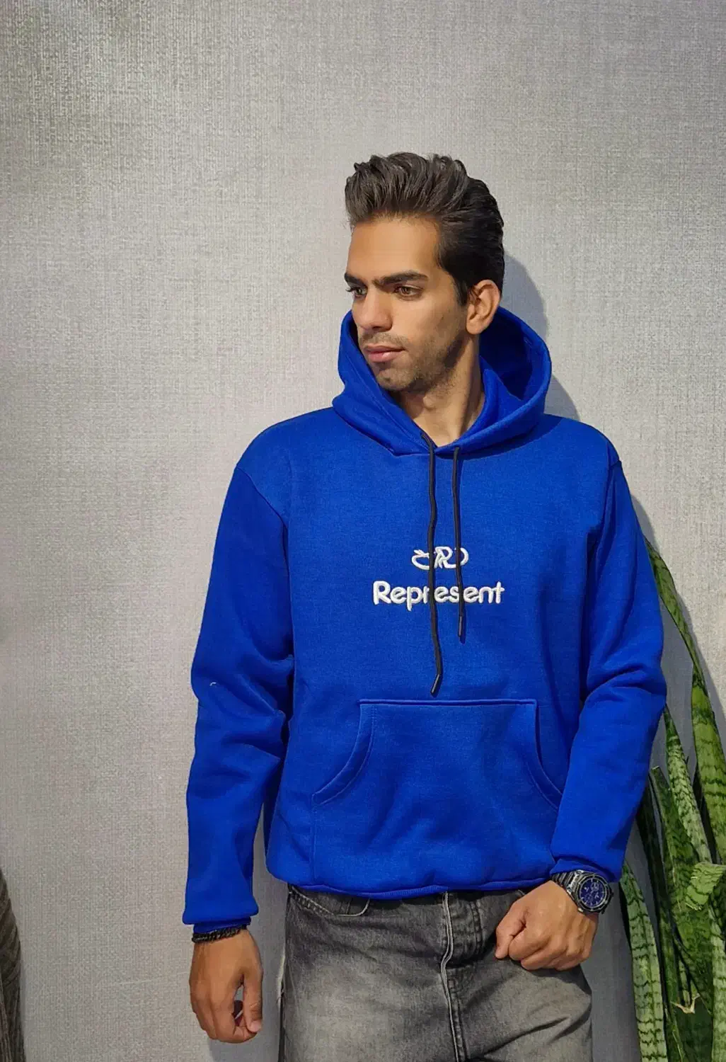 هودی دورس داخل کرکی|لباس|کاشان, پا نخل|دیوار