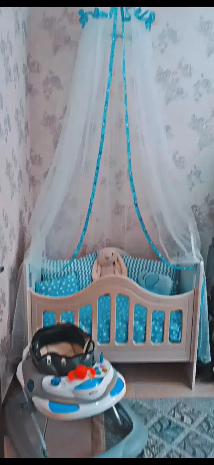 تخت نوزاد|تخت و صندلی بچه|وحیدیه, |دیوار