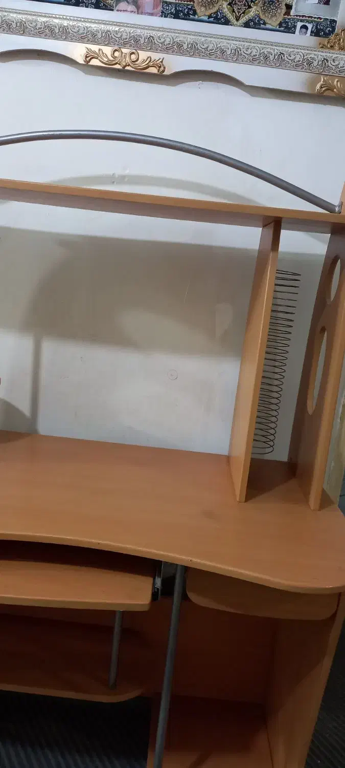 میز تحریرسالم تمیز بدون هیچ شکستگی|میز تحریر و کامپیوتر|خرمشهر, |دیوار