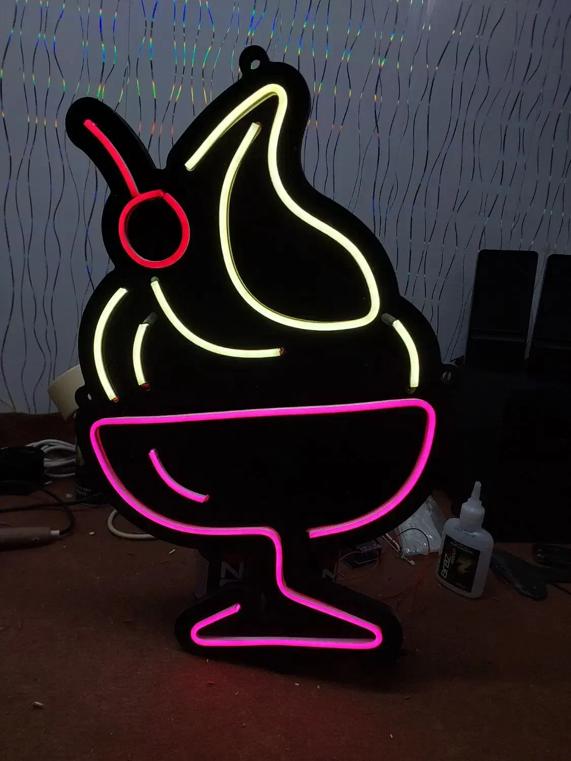 تابلو  نئون|ریسه و چراغ تزئینی|اسلام‌شهر, صادقیه|دیوار