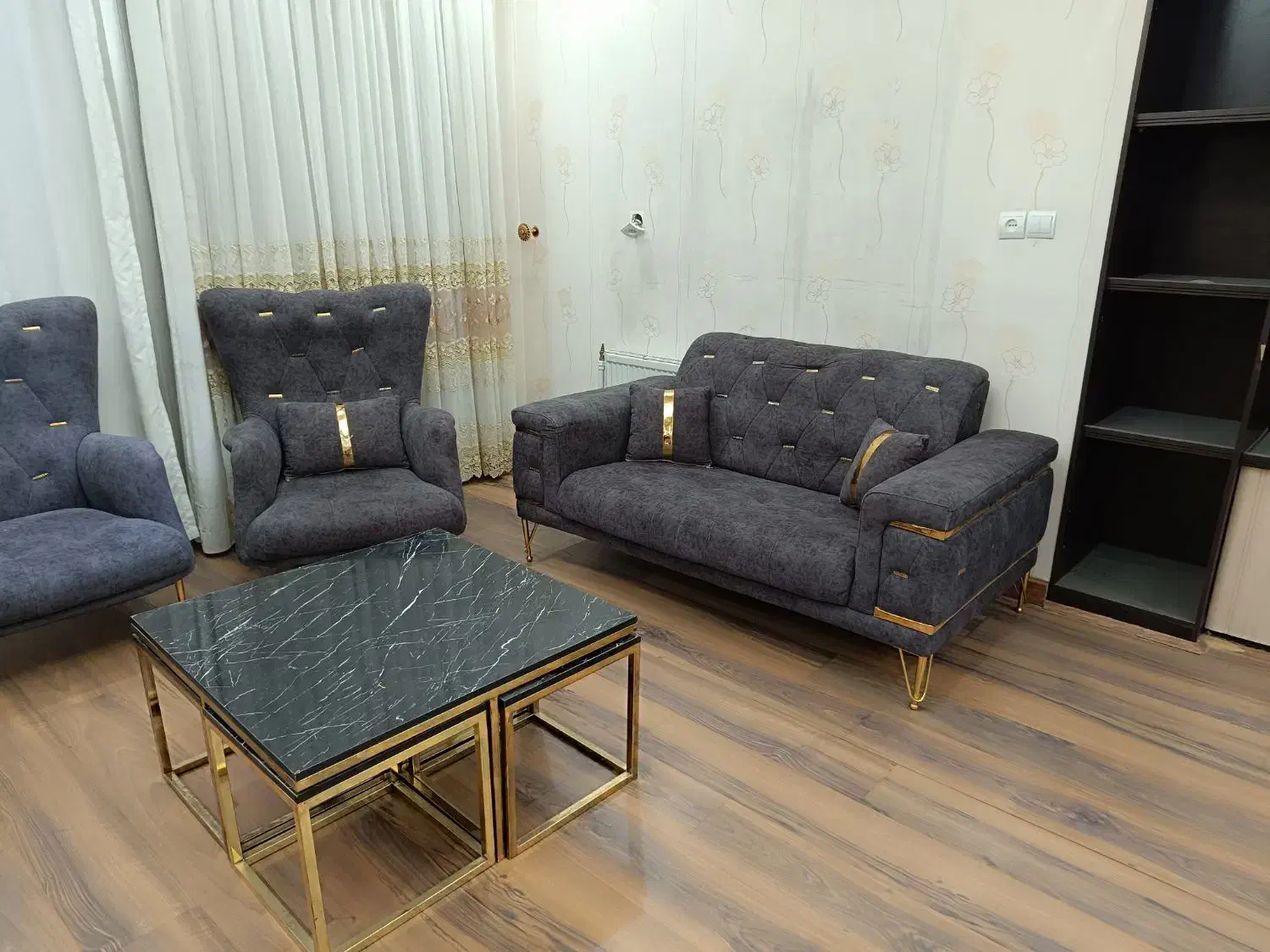 مبل 7 نفره و میز بزرگ و میز عسلی|مبلمان خانگی و میز عسلی|یزد, |دیوار