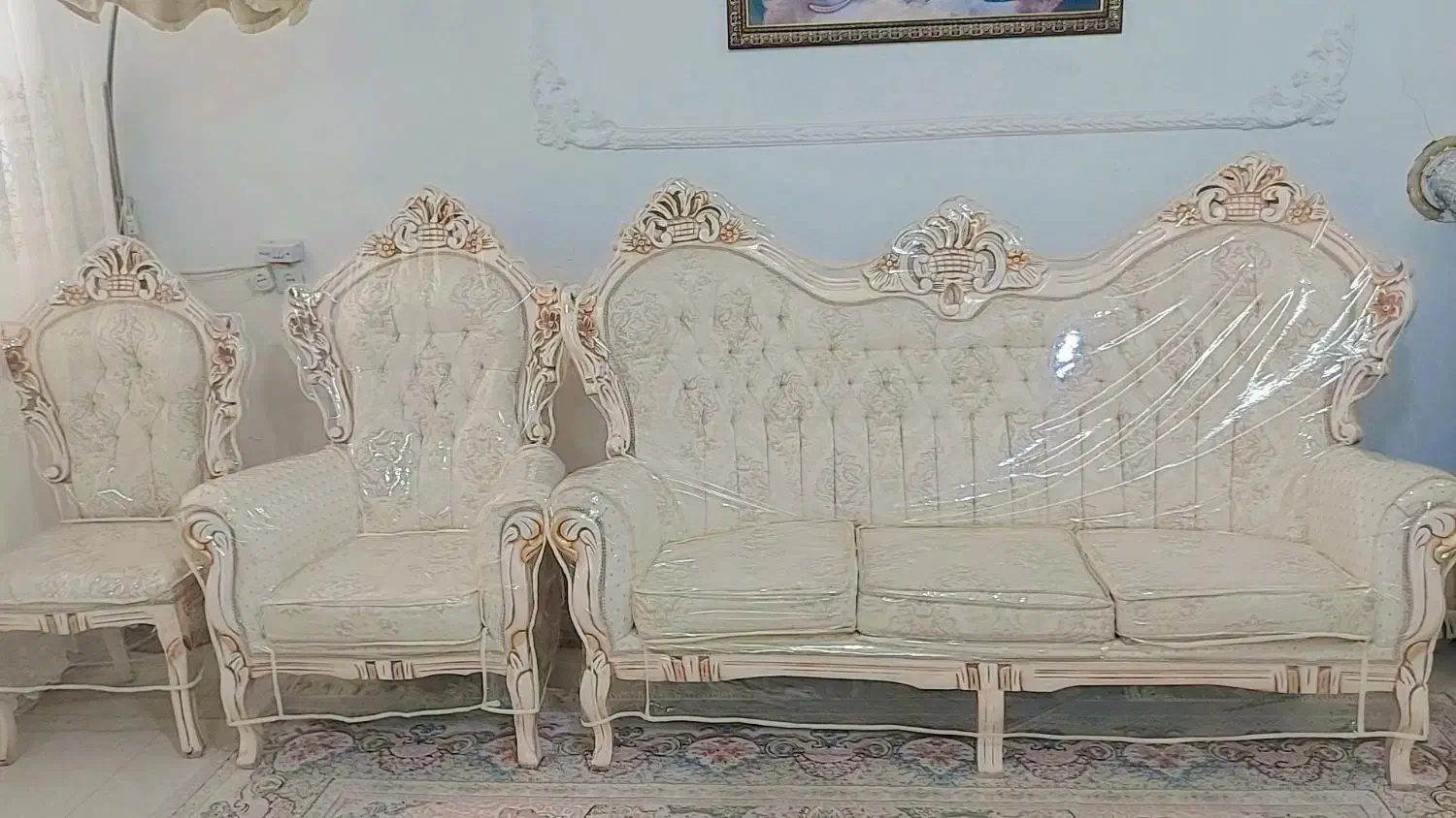 مبل سلطنتی 9نفره به همراه کاور نو .. میزتلویزیون.|مبلمان خانگی و میز عسلی|نیشابور, رحمت آباد|دیوار