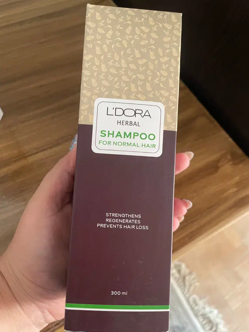 محصولات لدورا|آرایشی، بهداشتی، درمانی|لاهیجان, شیشه گران|دیوار