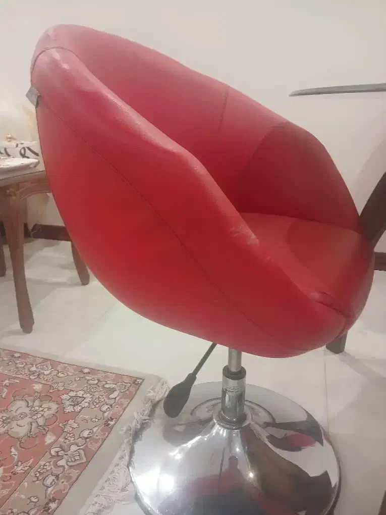 چهار عدد صندلی چرمی  برندLlVE|مبلمان اداری|تهران, نیروی هوایی (پیروزی)|دیوار