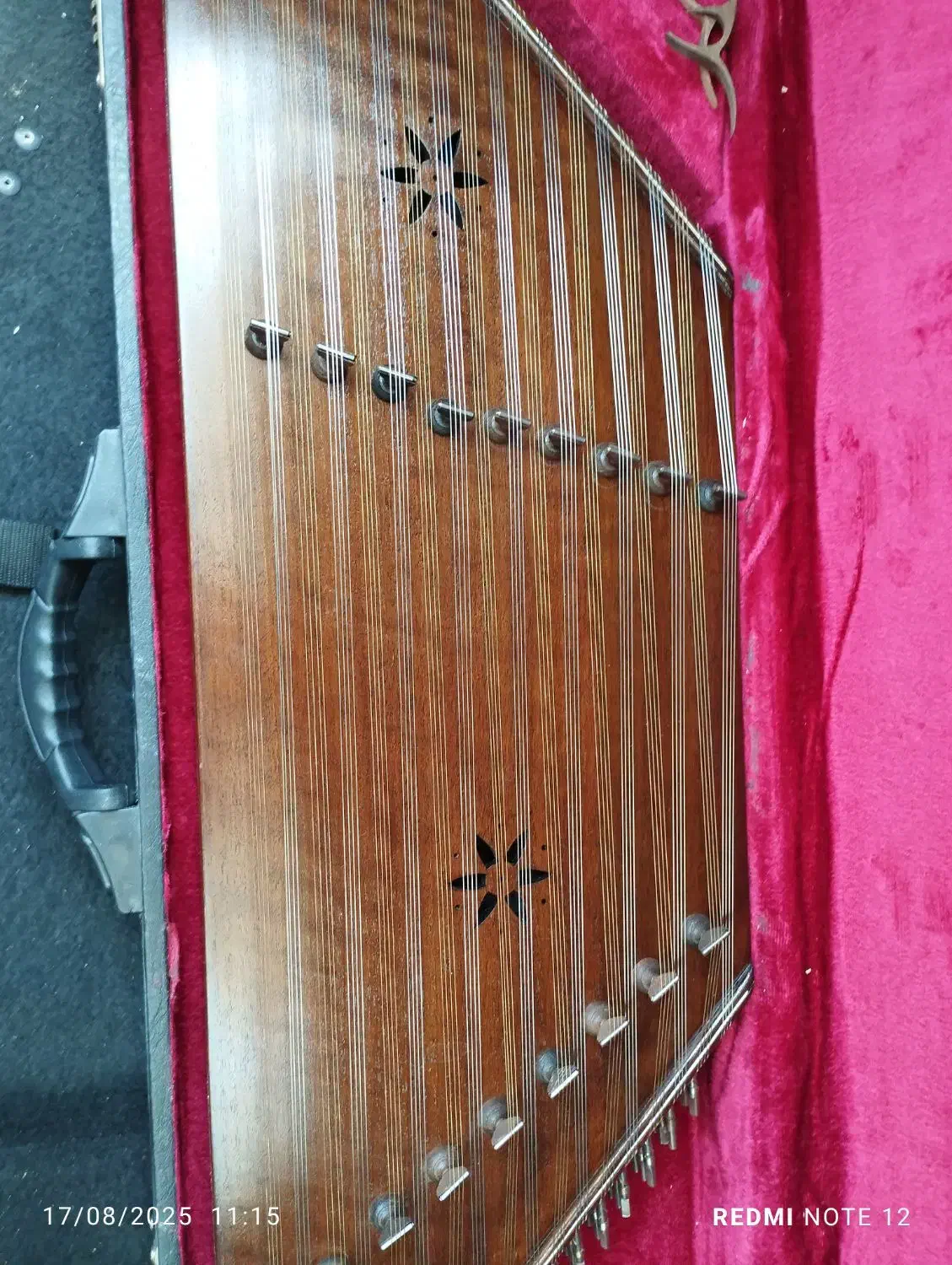 سنتور عزیزی|سازهای سنتی|نجفآباد, گلدشت|دیوار