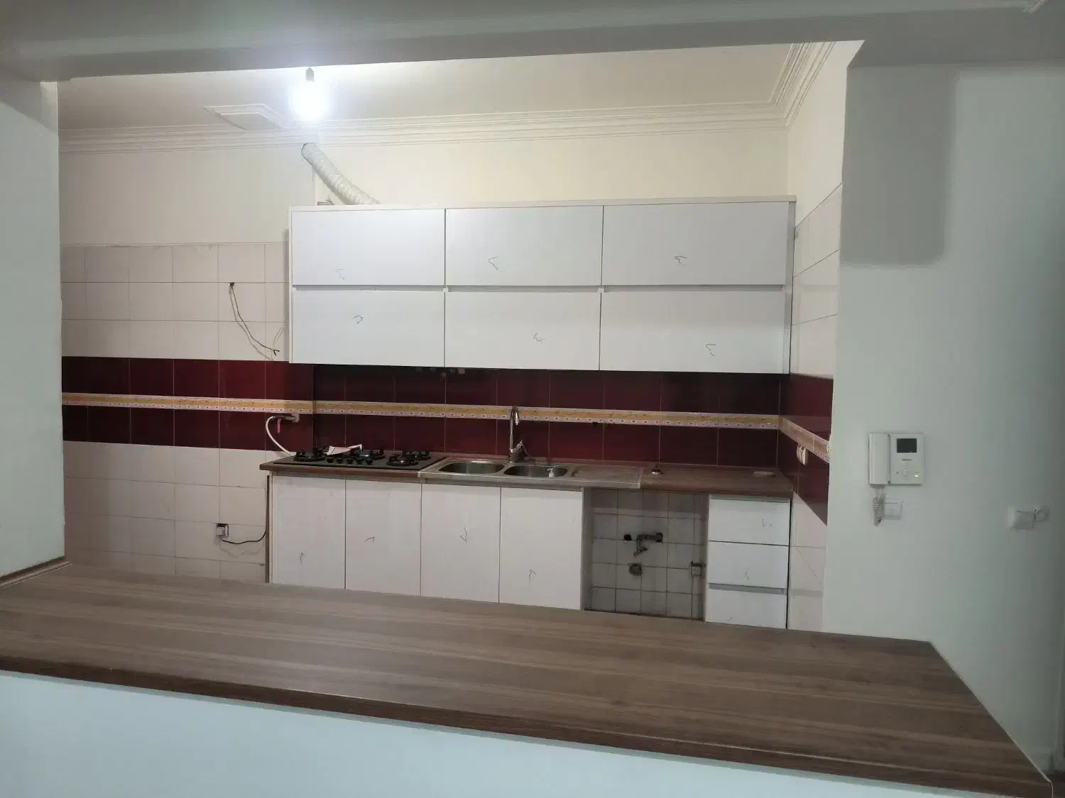 ۱۰۰ متر دو خواب طبقه اول با ۱۰۰ متر حیاط مستقل