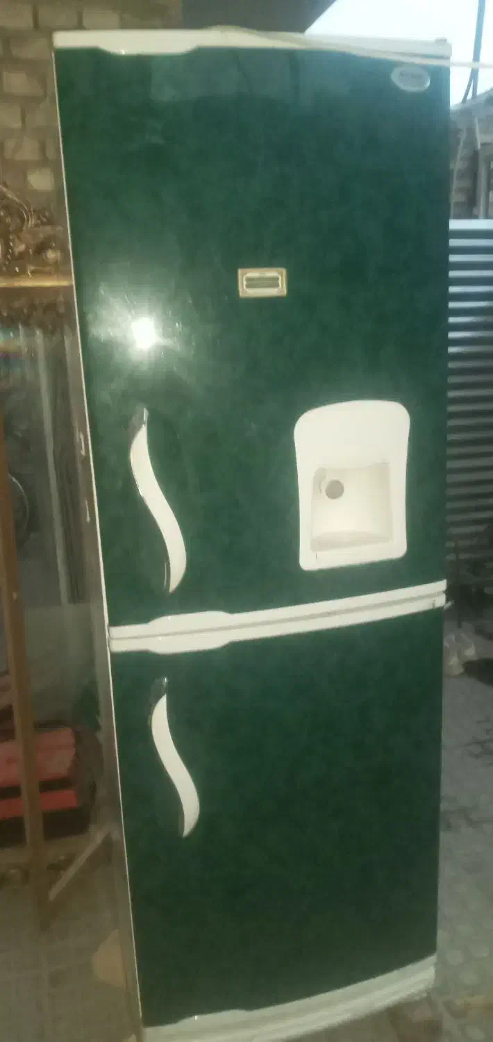 یخچال فریزر کاریز خیلی سالم بدون ضربه وخش|یخچال و فریزر|مهریز, |دیوار