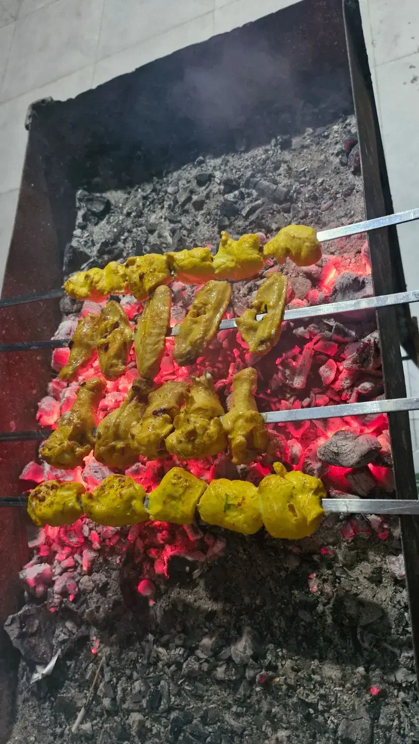 مغازه ۳۰متر جهت کبابی|اجارهٔ مغازه و غرفه|خمینیشهر, |دیوار