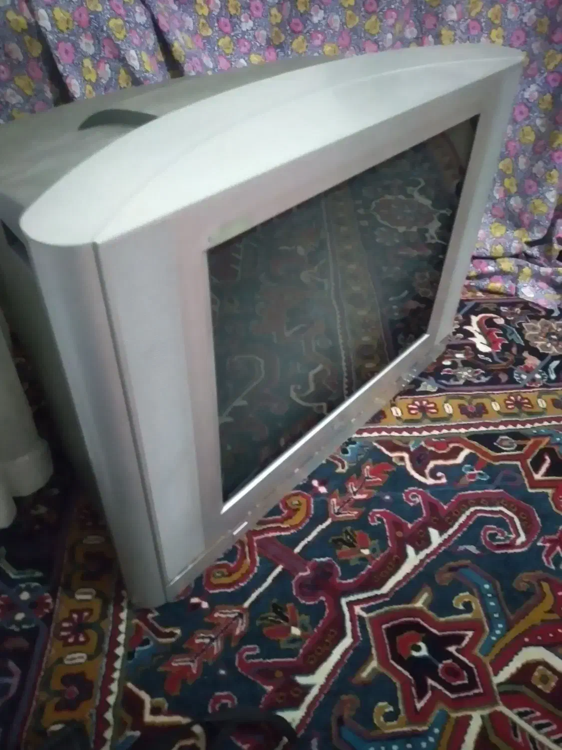 تلویزیون قدیمی|تلویزیون و پروژکتور|تبریز, |دیوار