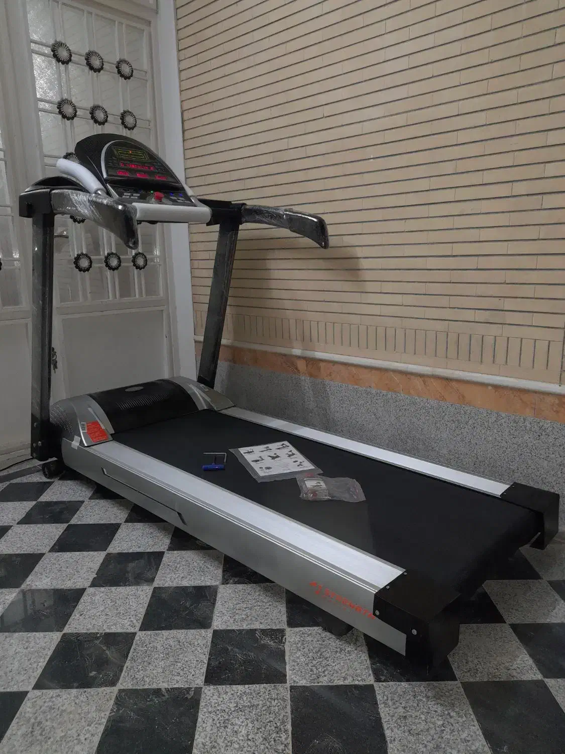 تردمیل باشگاهی استرانگ مسترMx970|تجهیزات ورزشی|اوز, |دیوار