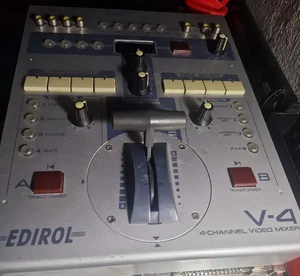 roland-v4 CHANNEL-video-mixer-effects|آلات موسیقی|تهران, مشیریه|دیوار