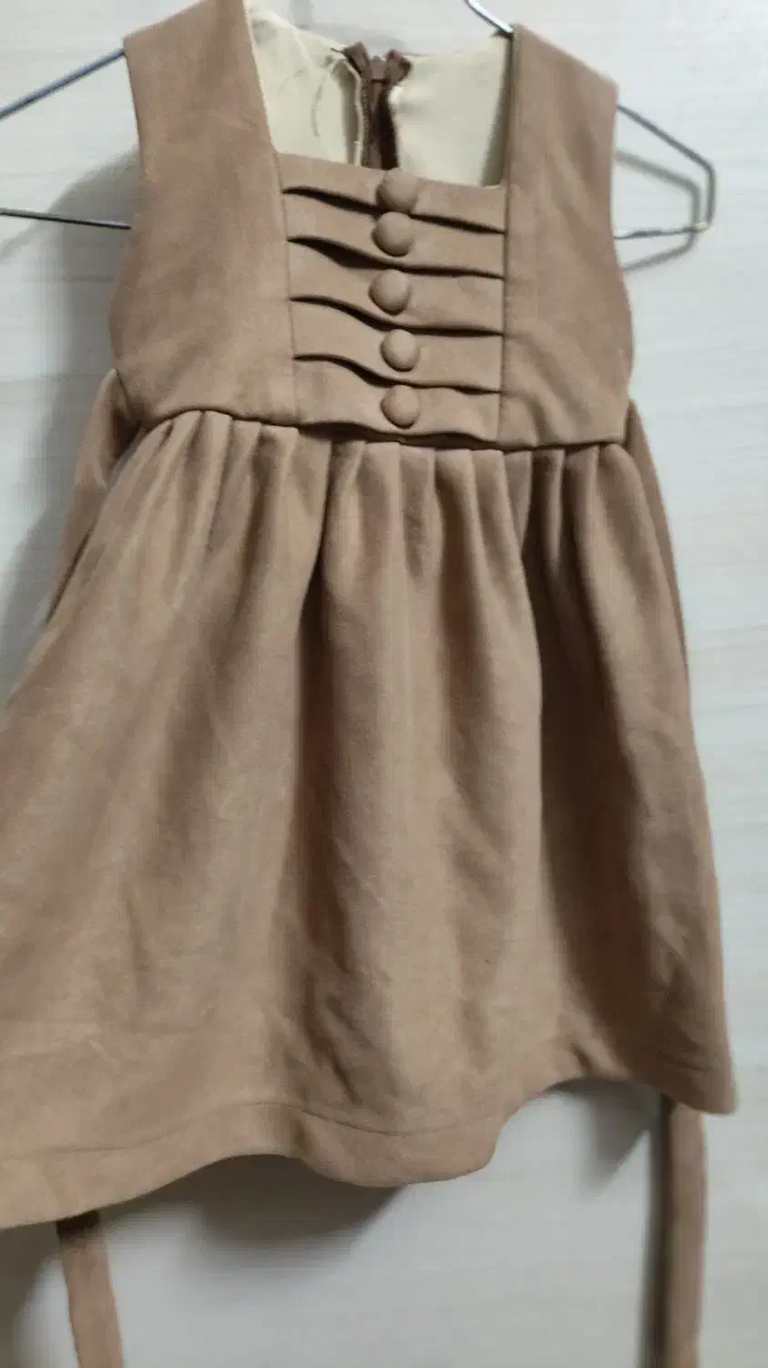 لباس دخترونه قشنگ|کفش و لباس بچه|قم, در بهشت|دیوار