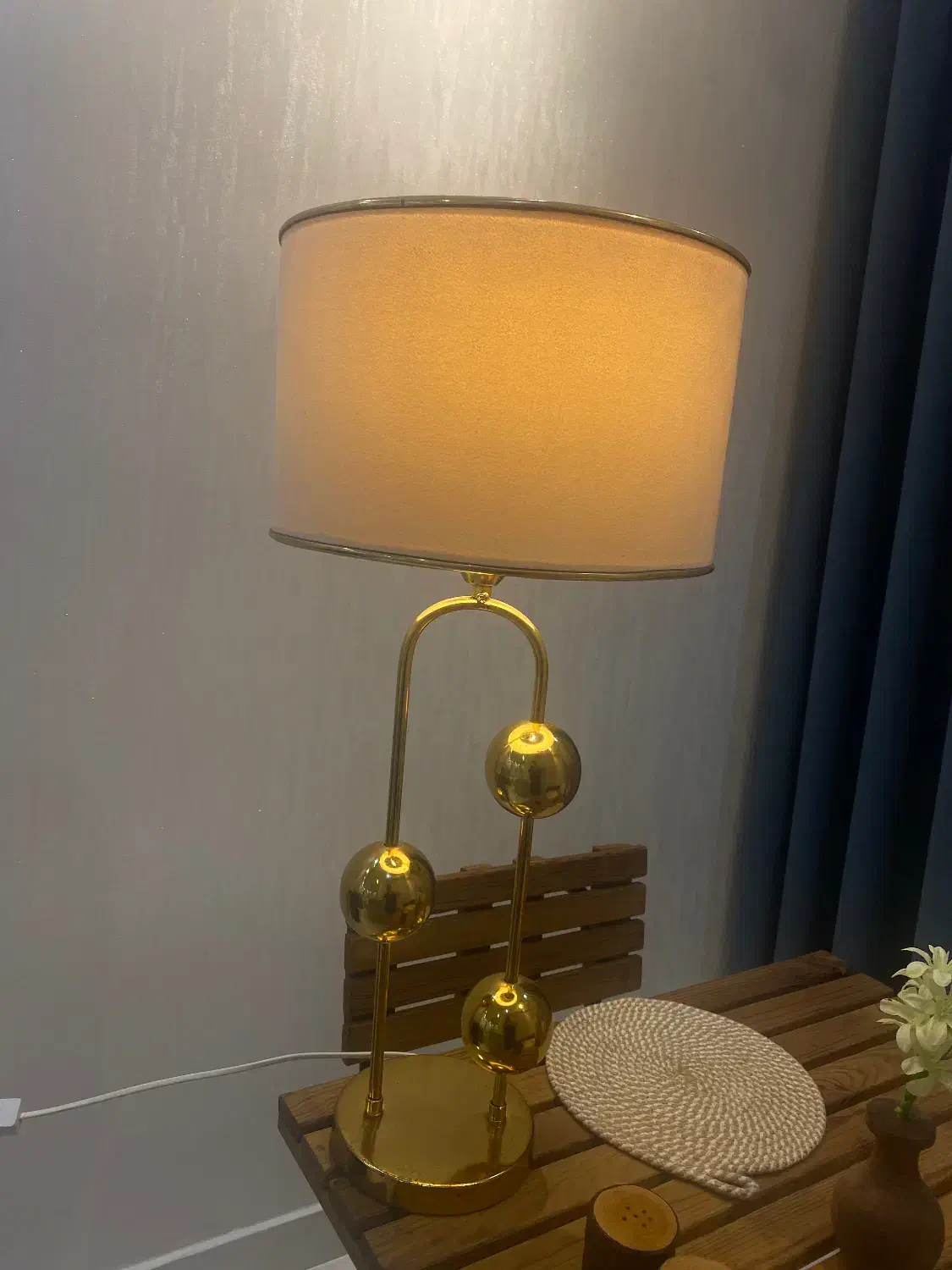 چراغ اباژور|چراغ خواب و آباژور|رشت, آب و برق|دیوار