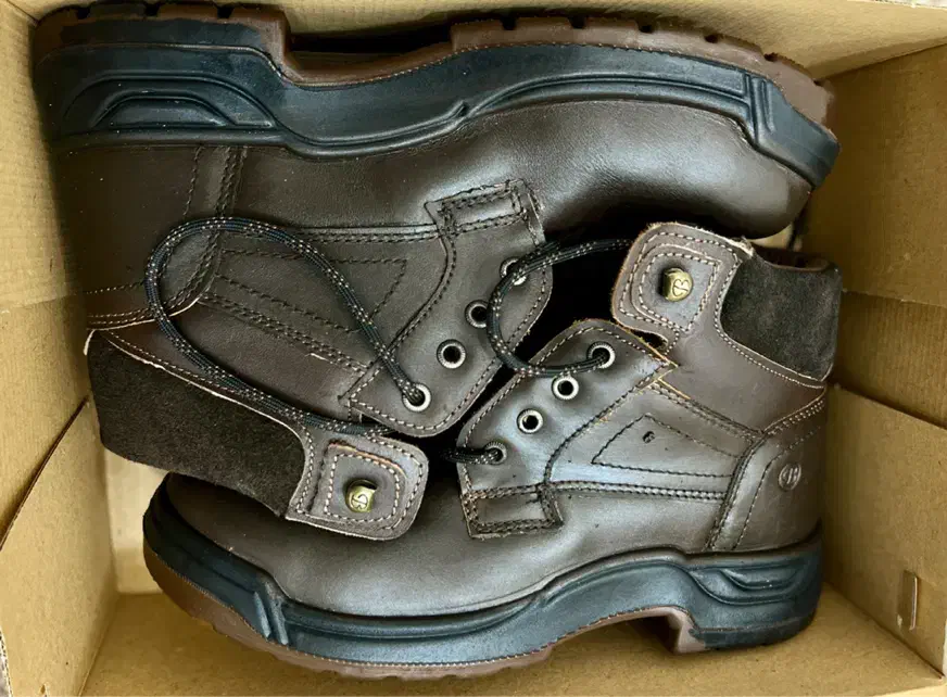 کفش ایمنی بهشتیان|کیف، کفش، کمربند|بندر کنگان, |دیوار