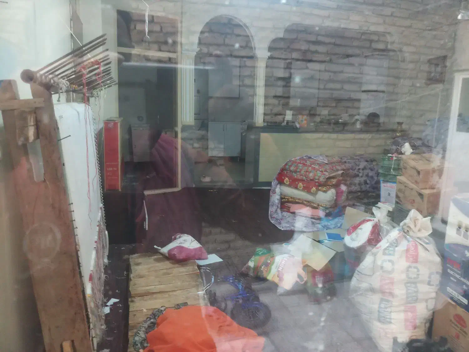 اجاره 90متر حیاط بر خ تلاش به سمت میدان انقلاب|اجارهٔ خانه و ویلا|تبریز, |دیوار