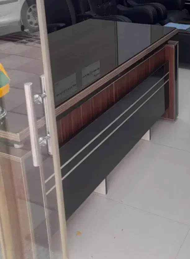 دوعدد میز اداری درحد نو|مبلمان اداری|کهریزک, |دیوار