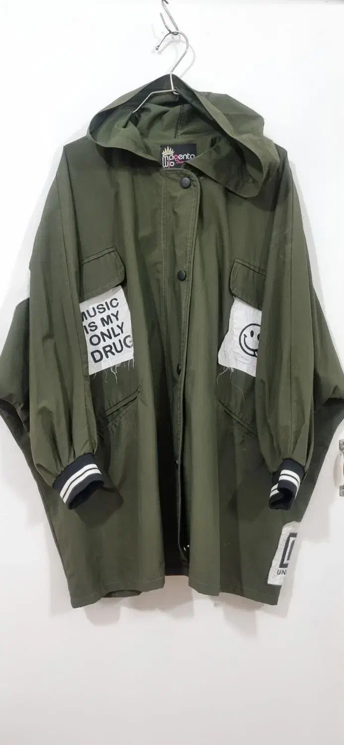 کاپشن، پالتو ،مانتو،بارونی|لباس|ساری, |دیوار